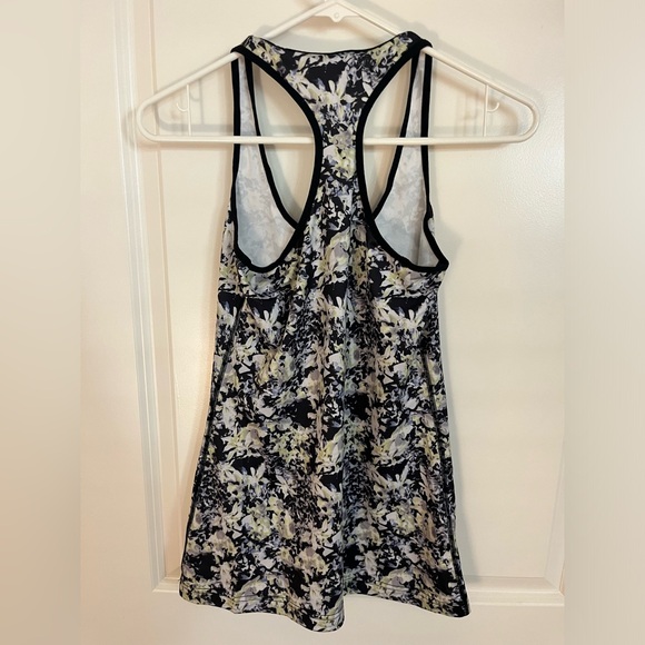 Lululemon tank top - Picture 2 of 4
